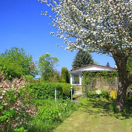 Mitten Im Seenland Und Spreewaldnah, Schoener Garten Nyaraló Storkow